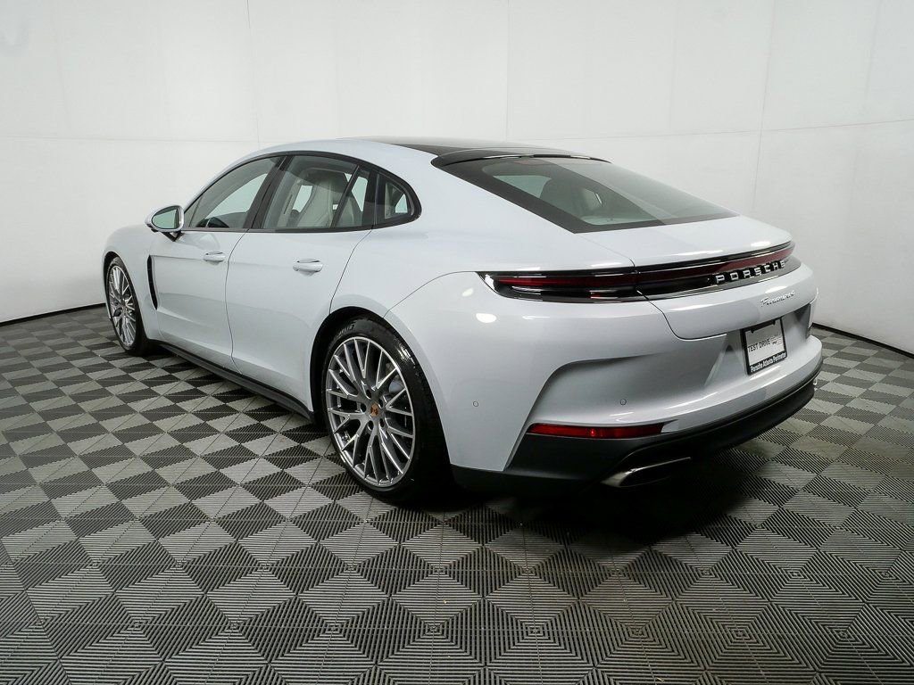 New 2026 Porsche Panamera 4 image 3