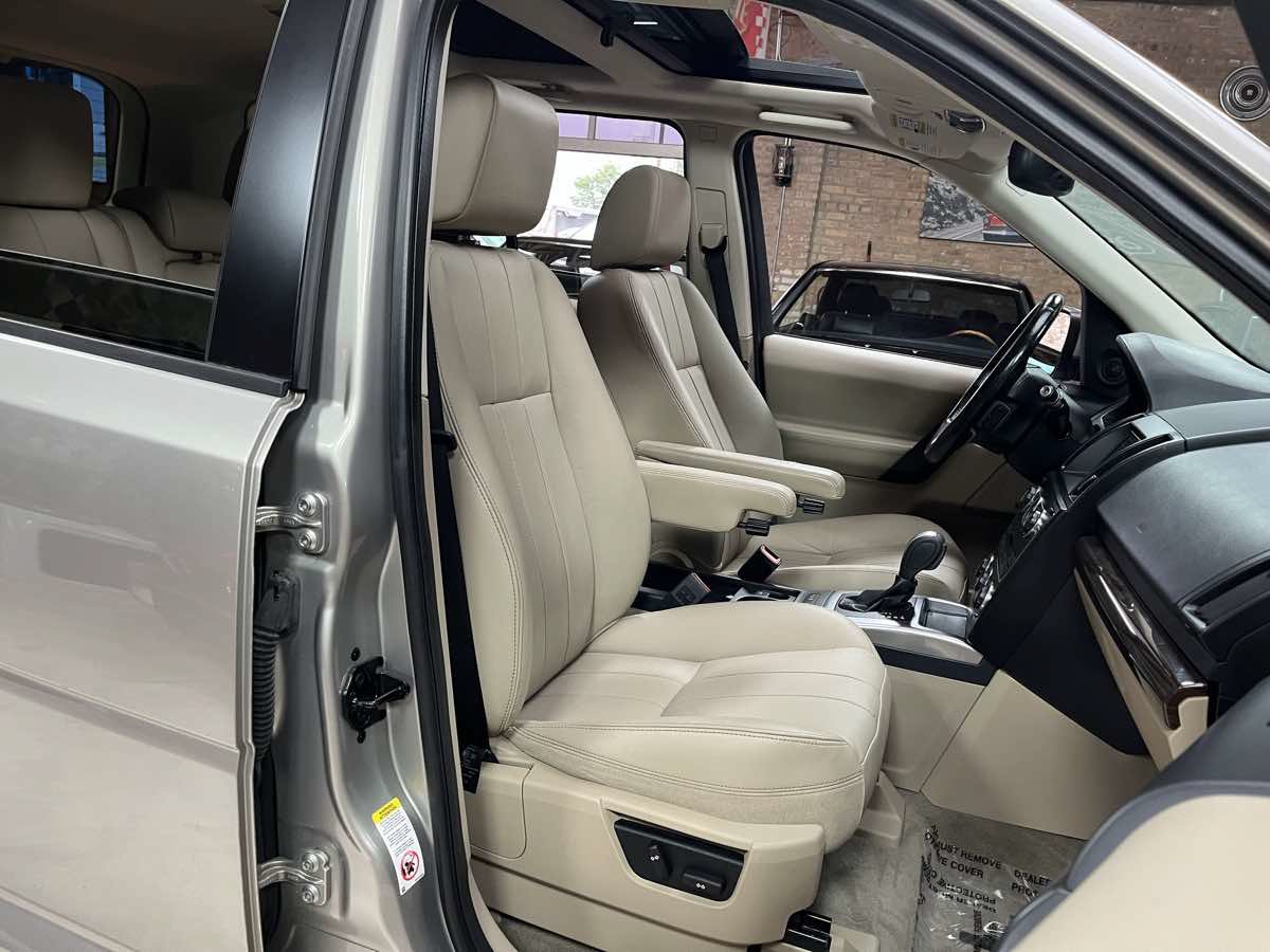 Used 2013 Land Rover LR2 AWD/4WD image 25