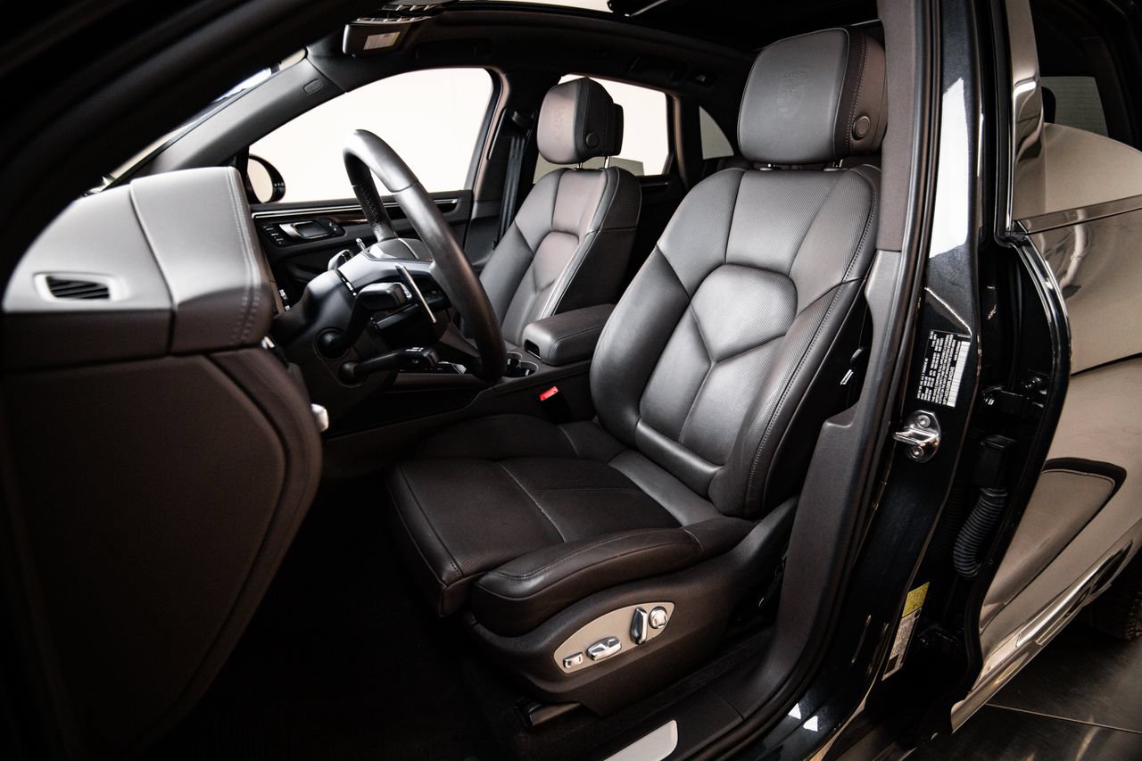 Certified 2024 Porsche Macan S AWD/4WD image 5