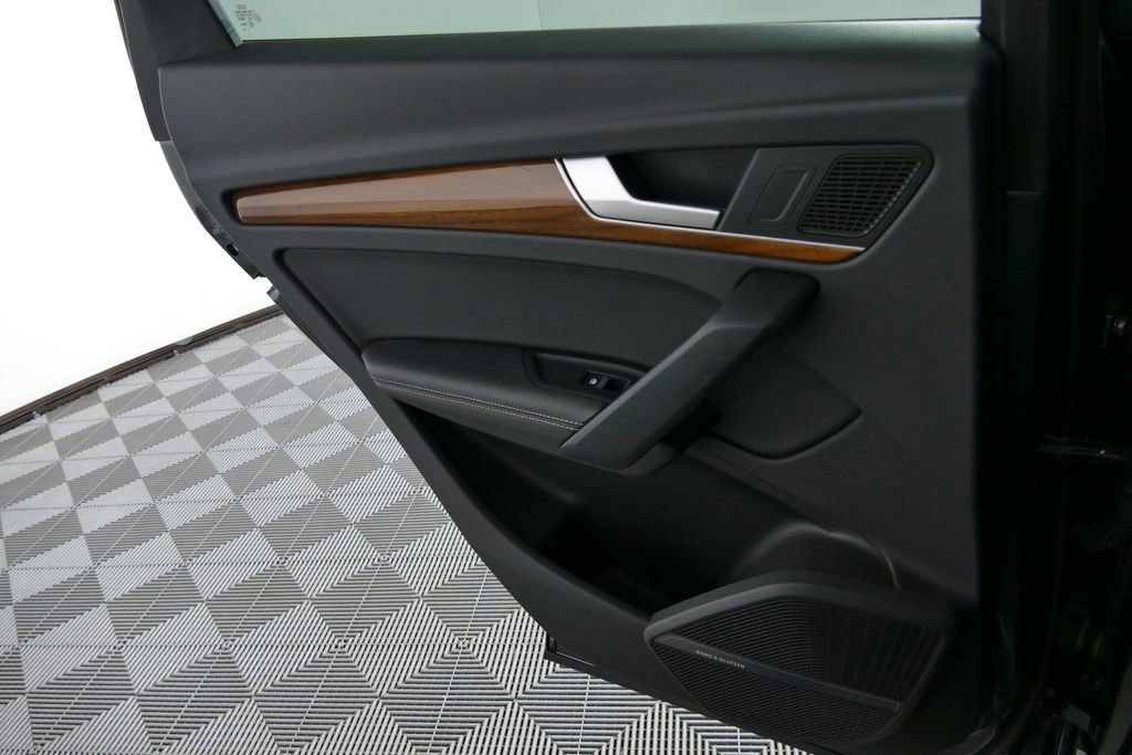 Used 2023 Audi Q5 2.0T Premium Plus w/ Premium Plus Package image 6