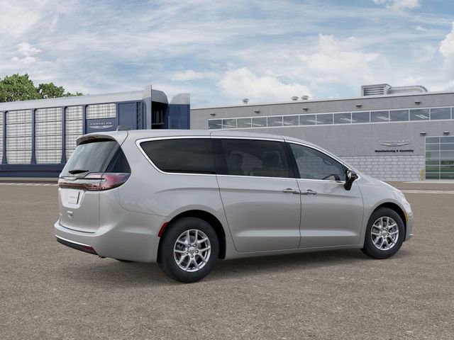 New 2026 Chrysler Pacifica Select image 2