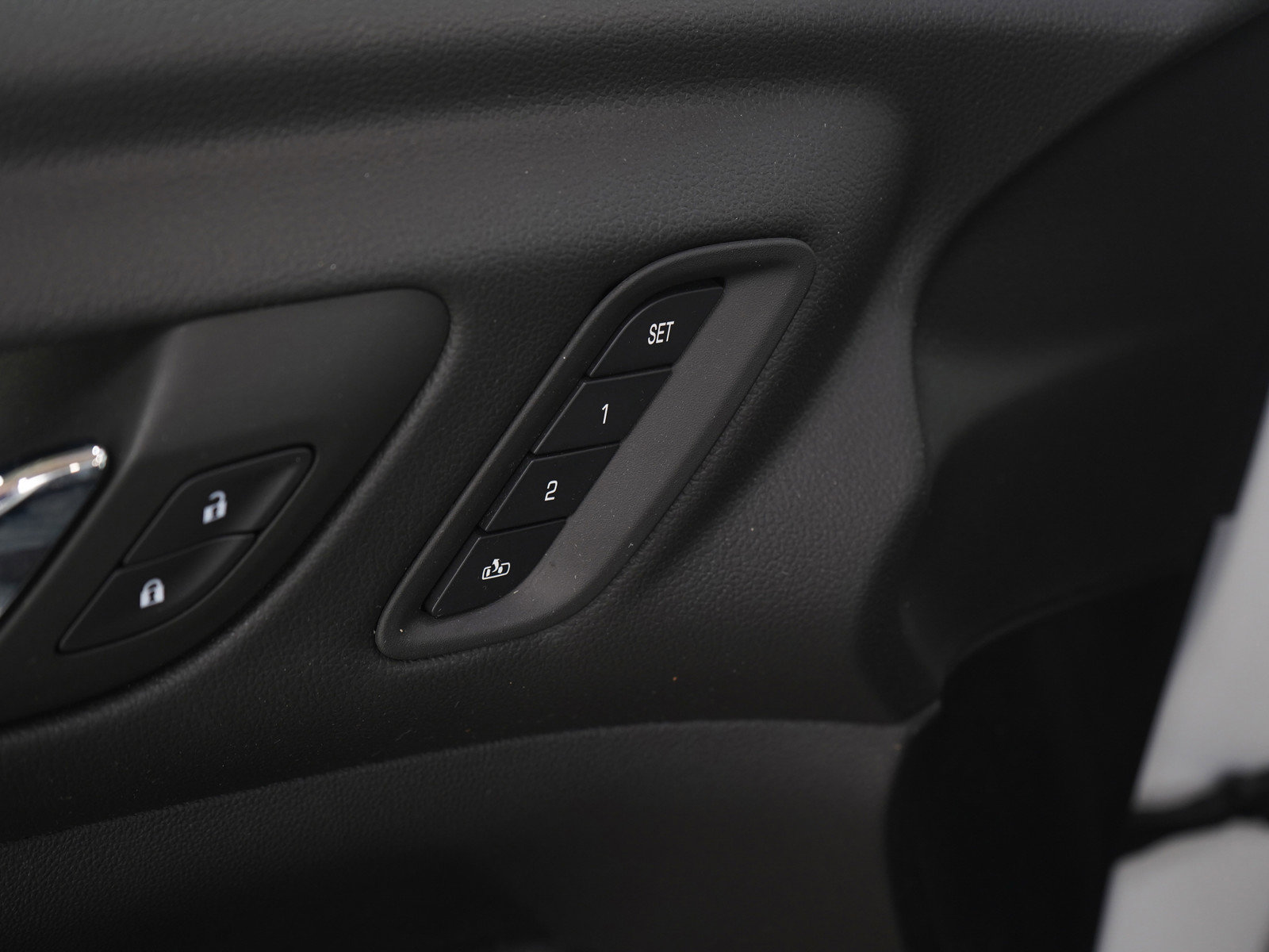 Used 2023 GMC Acadia AT4 w/ Technology Package image 26