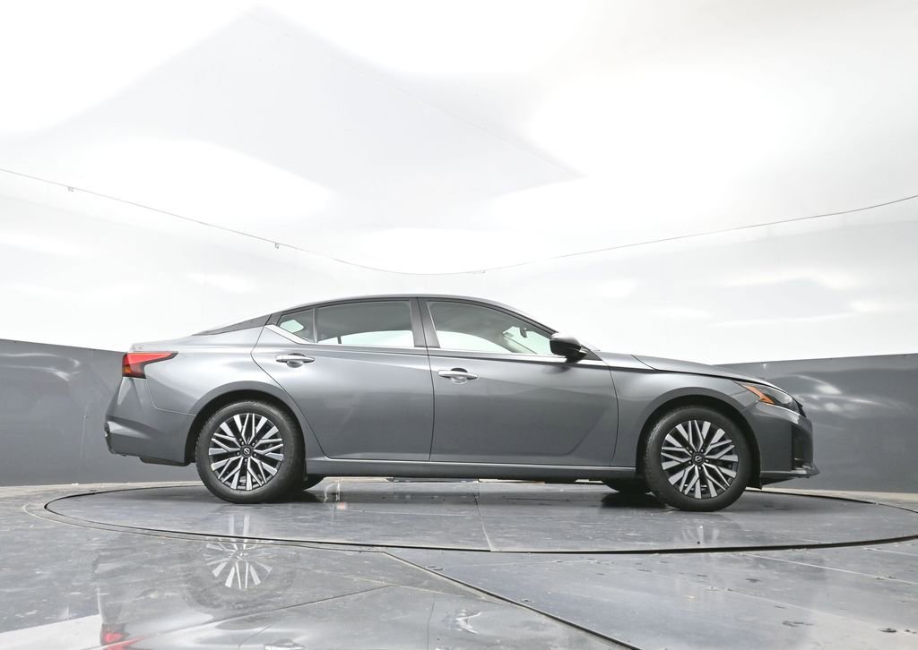 Used 2024 Nissan Altima 2.5 SV image 48