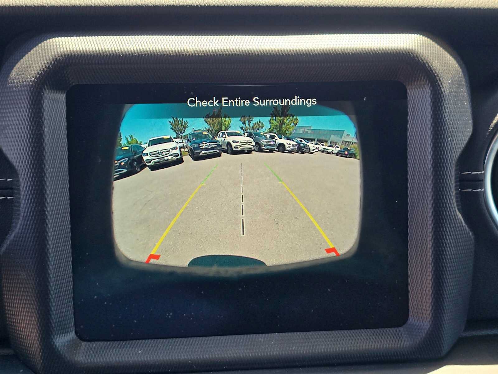 Used 2022 Jeep Wrangler Unlimited Sahara AWD/4WD image 31