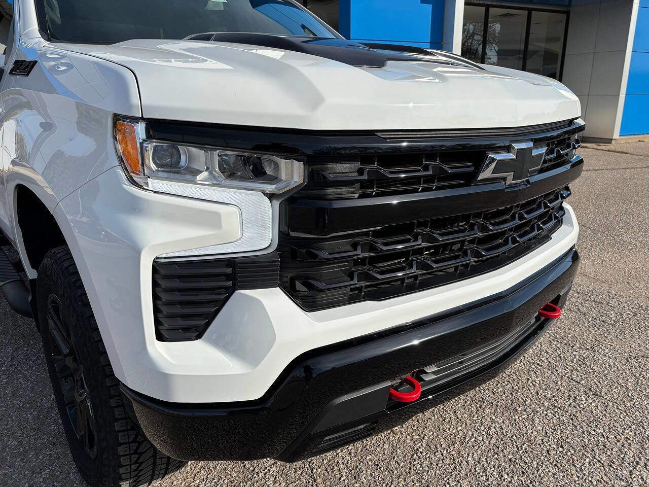 New 2024 Chevrolet Silverado 1500 LT Trail Boss w/ LPO, Dark Essentials Package image 9