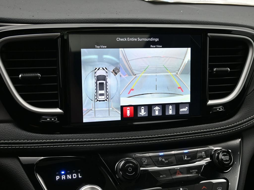 New 2026 Chrysler Pacifica Select image 13