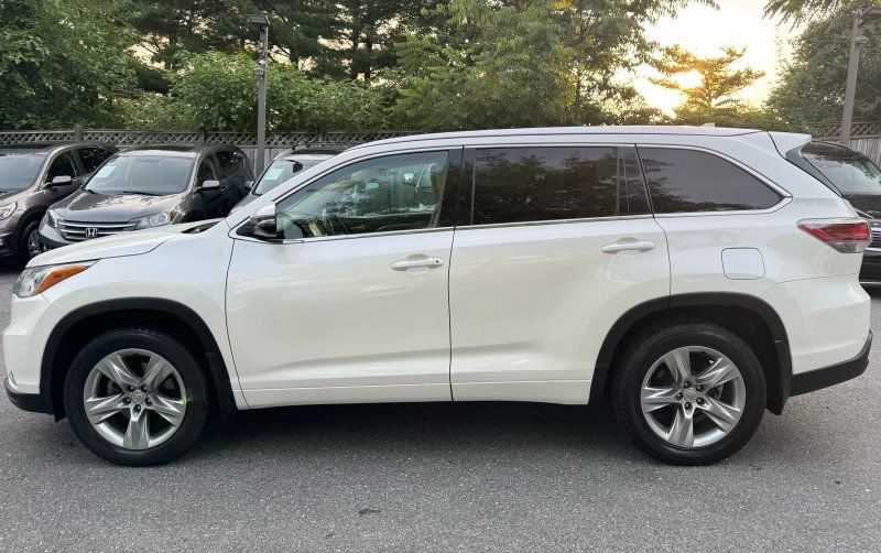 Used 2014 Toyota Highlander Limited AWD/4WD image 4