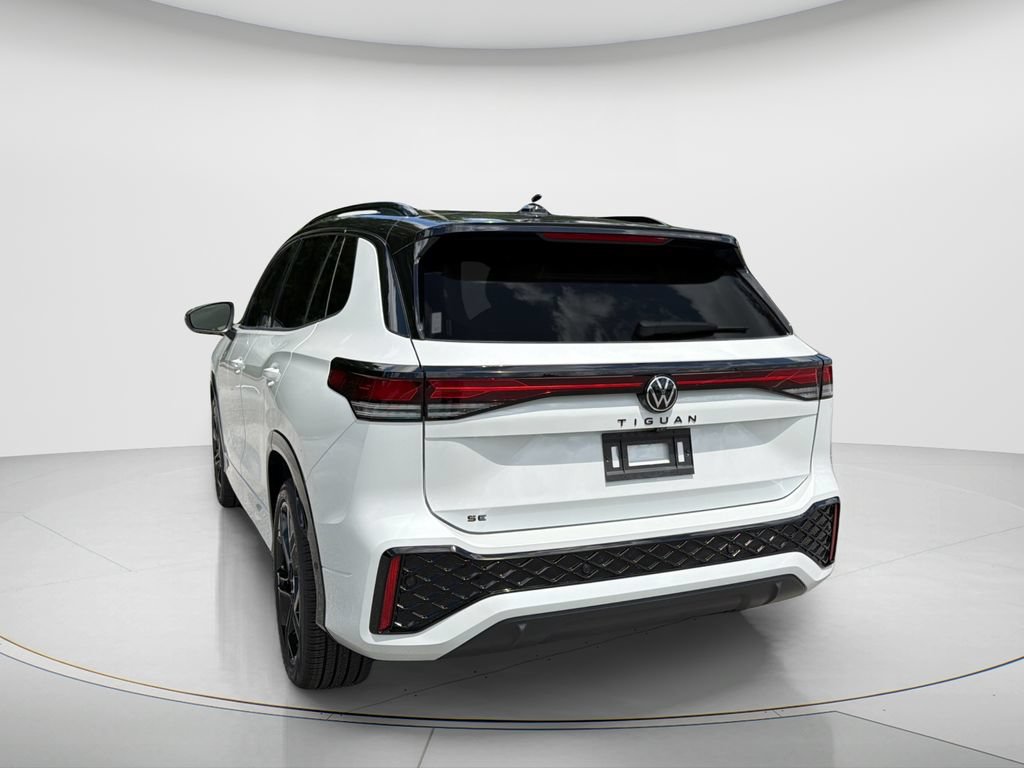 New 2026 Volkswagen Tiguan SE R-Line FWD image 6