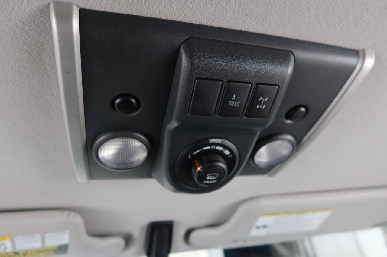 Used 2014 Toyota FJ Cruiser 4WD w/ Convenience Package image 26