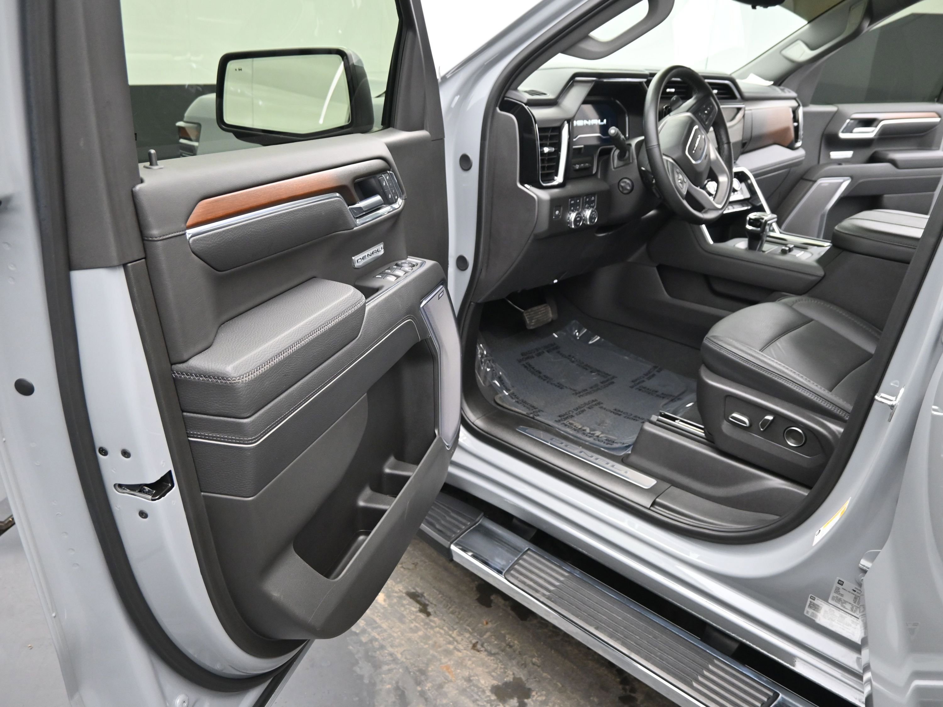 Certified 2025 GMC Sierra 1500 Denali w/ Technology Package image 15