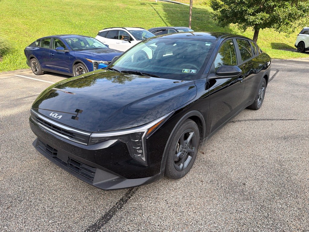 Used 2025 Kia K4 FWD image 2