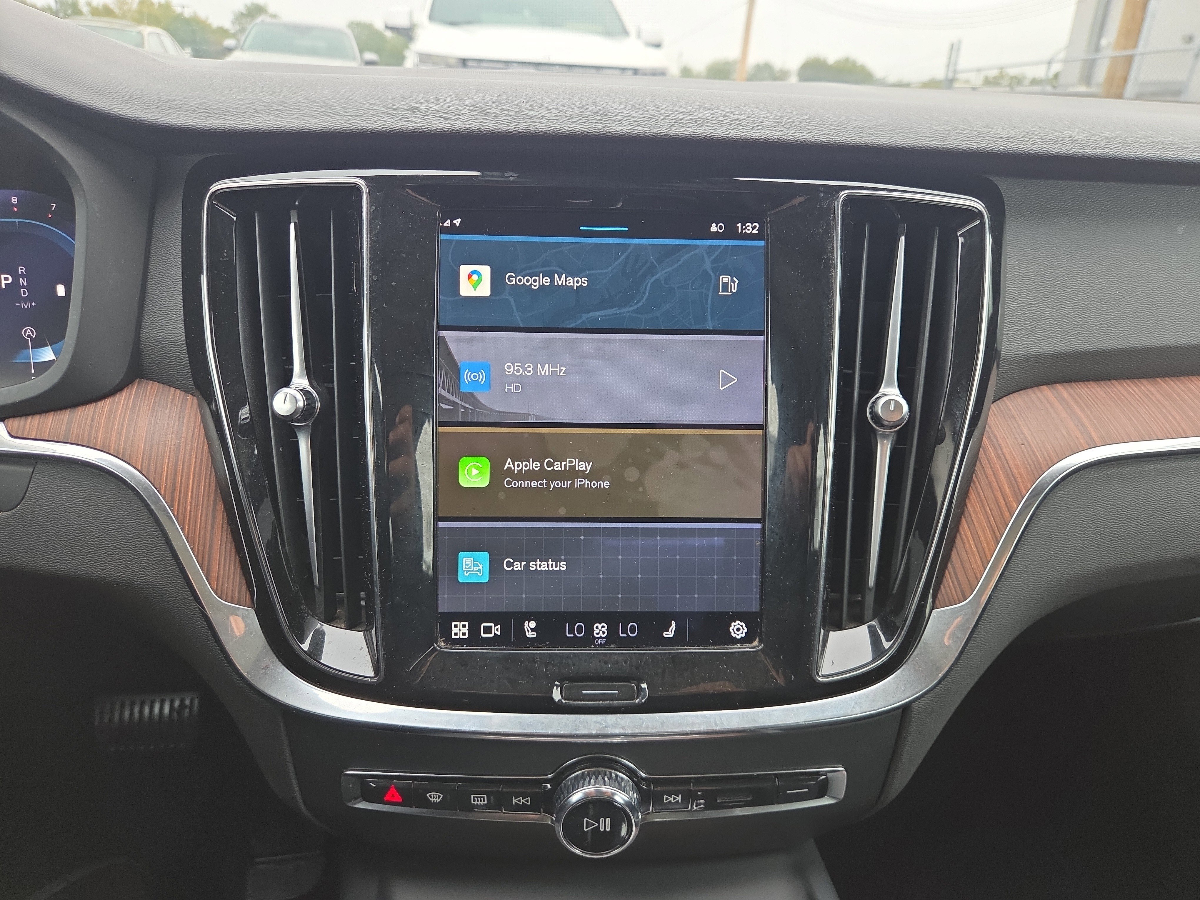 Used 2024 Volvo S60 B5 Plus w/ Climate Package image 14