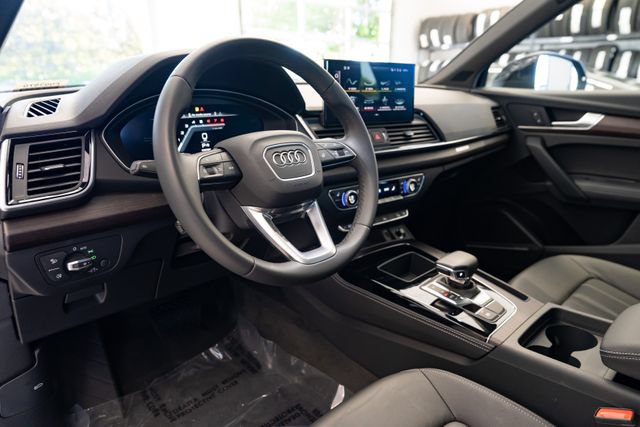Used 2023 Audi Q5 2.0T Premium Plus w/ Premium Plus Package AWD/4WD image 25