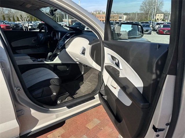 Used 2011 Chevrolet Equinox LS image 29