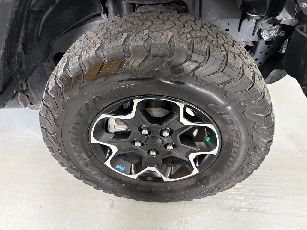 Used 2023 Jeep Wrangler Unlimited Rubicon 4xe AWD/4WD image 9