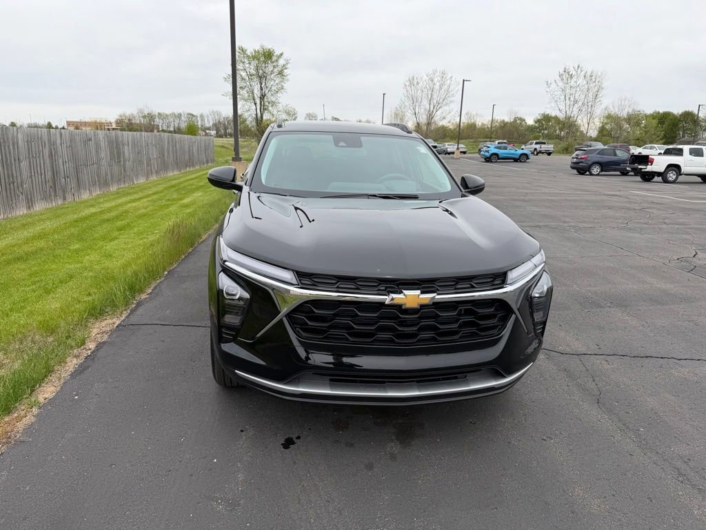 New 2026 Chevrolet Trax LT w/ Driver Confidence Package FWD image 6