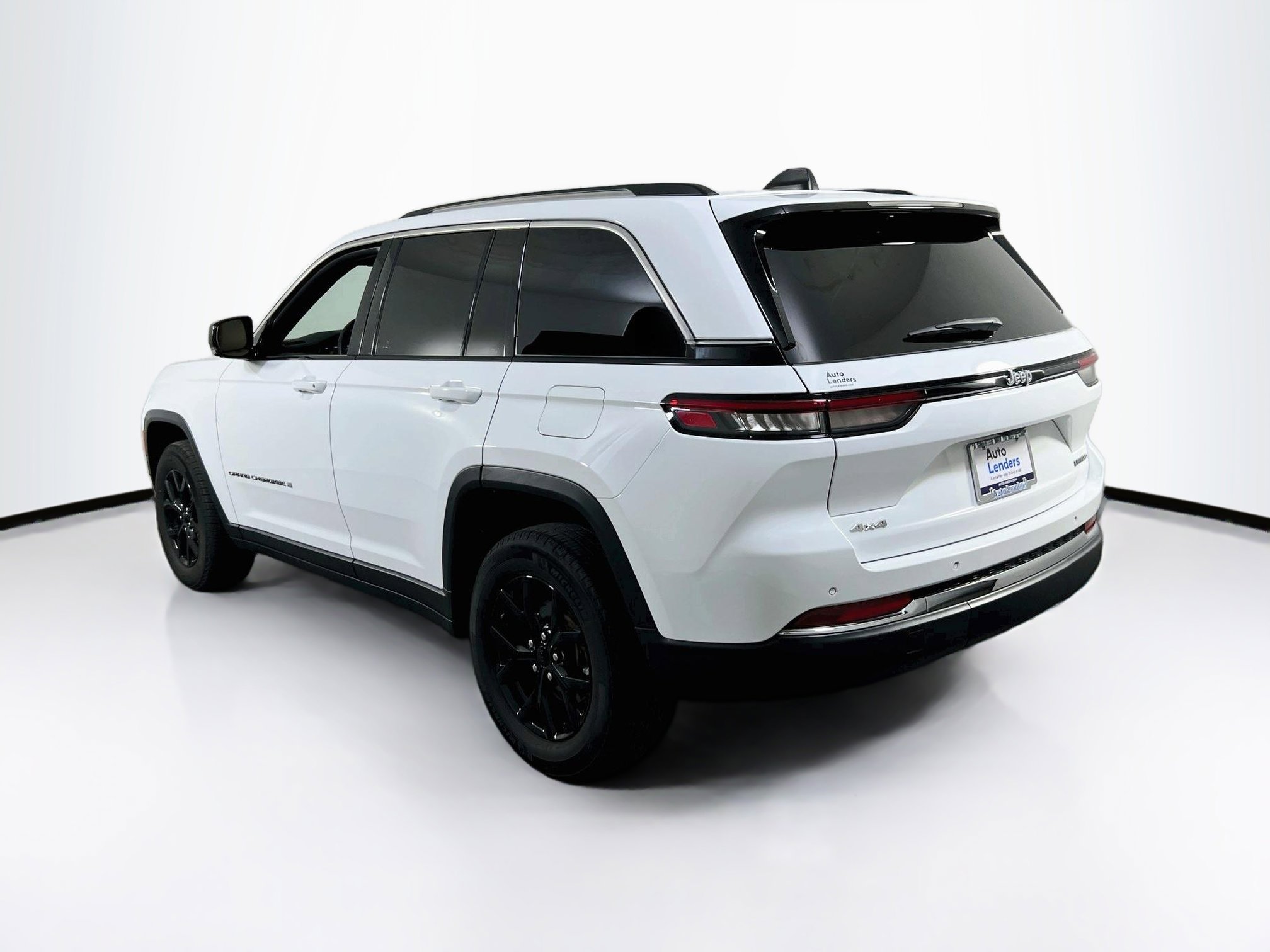Used 2023 Jeep Grand Cherokee Limited AWD/4WD image 7
