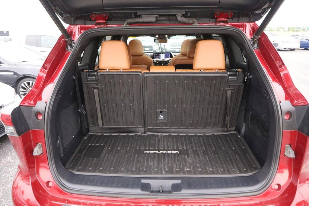 Used 2021 Toyota Highlander Platinum AWD/4WD image 7