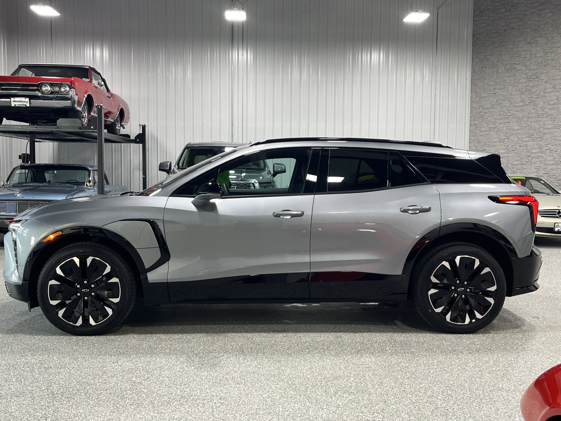 Certified 2024 Chevrolet Blazer EV RS AWD/4WD image 2