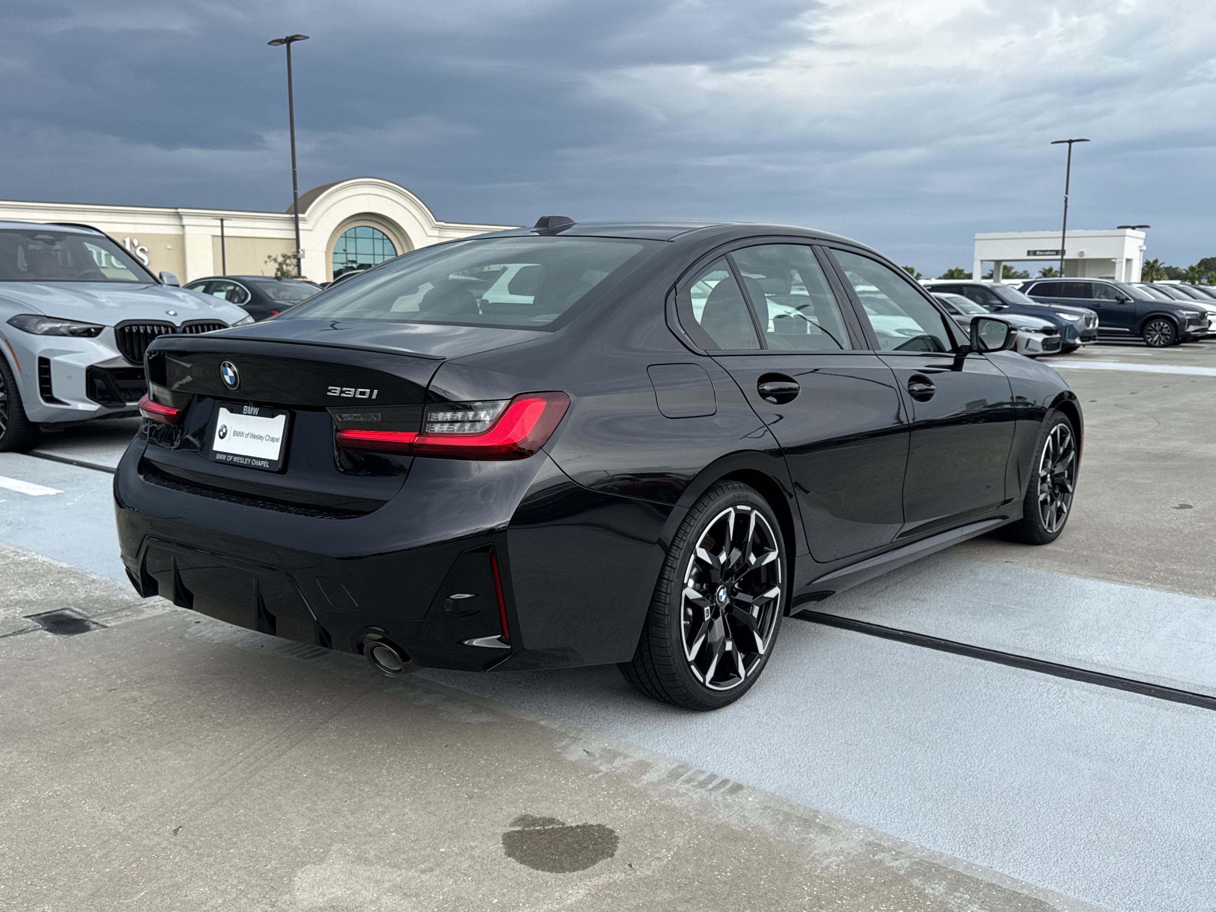 New 2026 BMW 330i Sedan w/ M Sport Package RWD image 7
