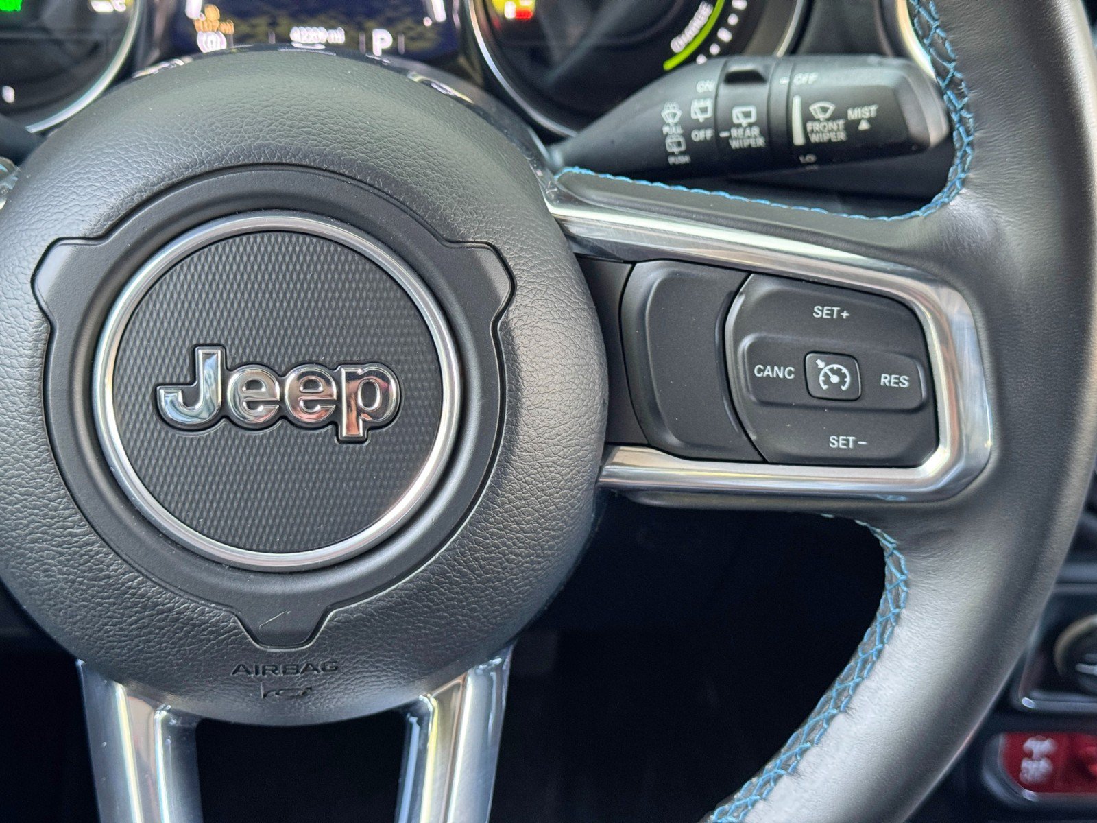 Used 2022 Jeep Wrangler Unlimited Rubicon 4xe w/ Cold Weather Group AWD/4WD image 24