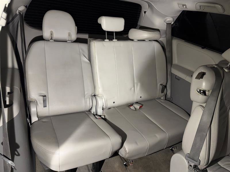 Used 2012 Toyota Sienna XLE image 13