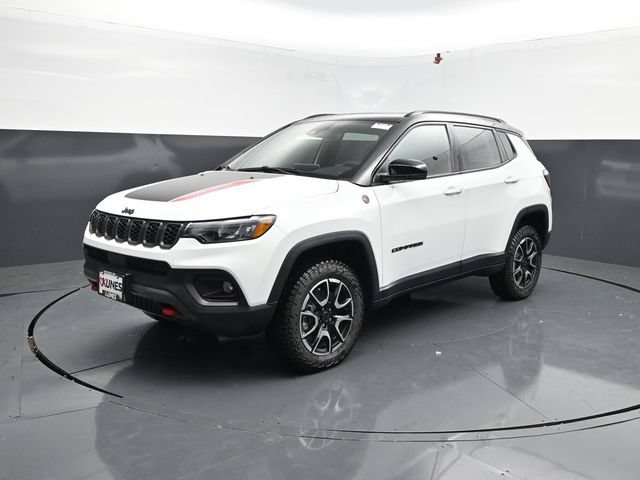 New 2026 Jeep Compass Trailhawk w/ Sun, Sound & Navigation Group AWD/4WD image 4