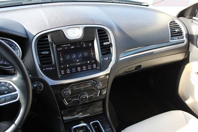 Used 2017 Chrysler 300 Limited AWD/4WD image 11