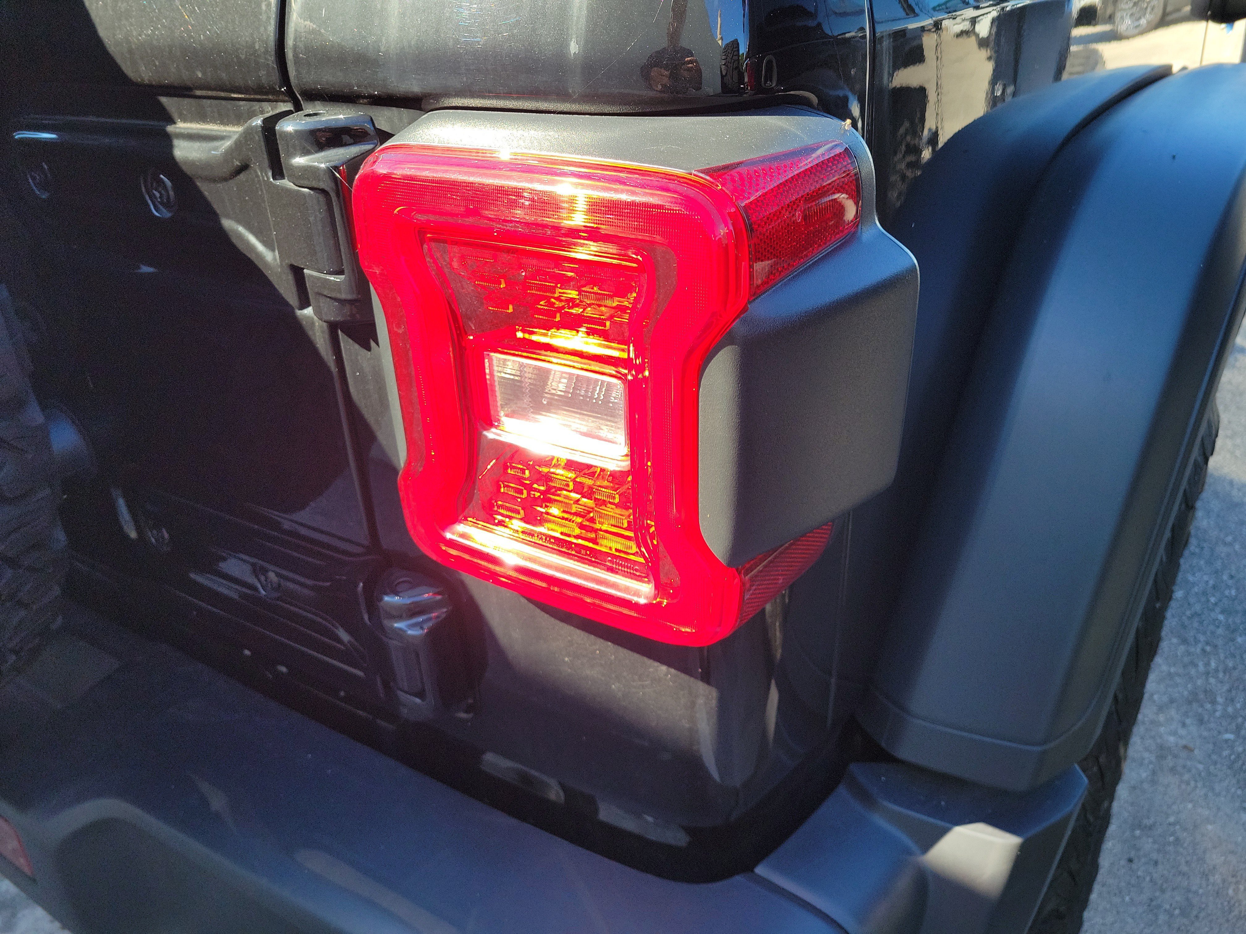 Used 2026 Jeep Wrangler Unlimited Rubicon AWD/4WD image 10