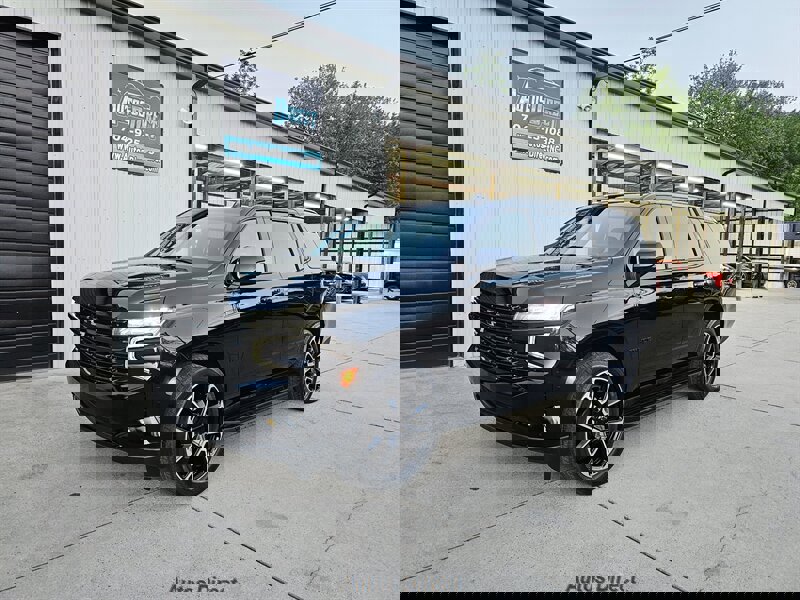 Used 2021 Chevrolet Tahoe RST w/ Luxury Package image 3