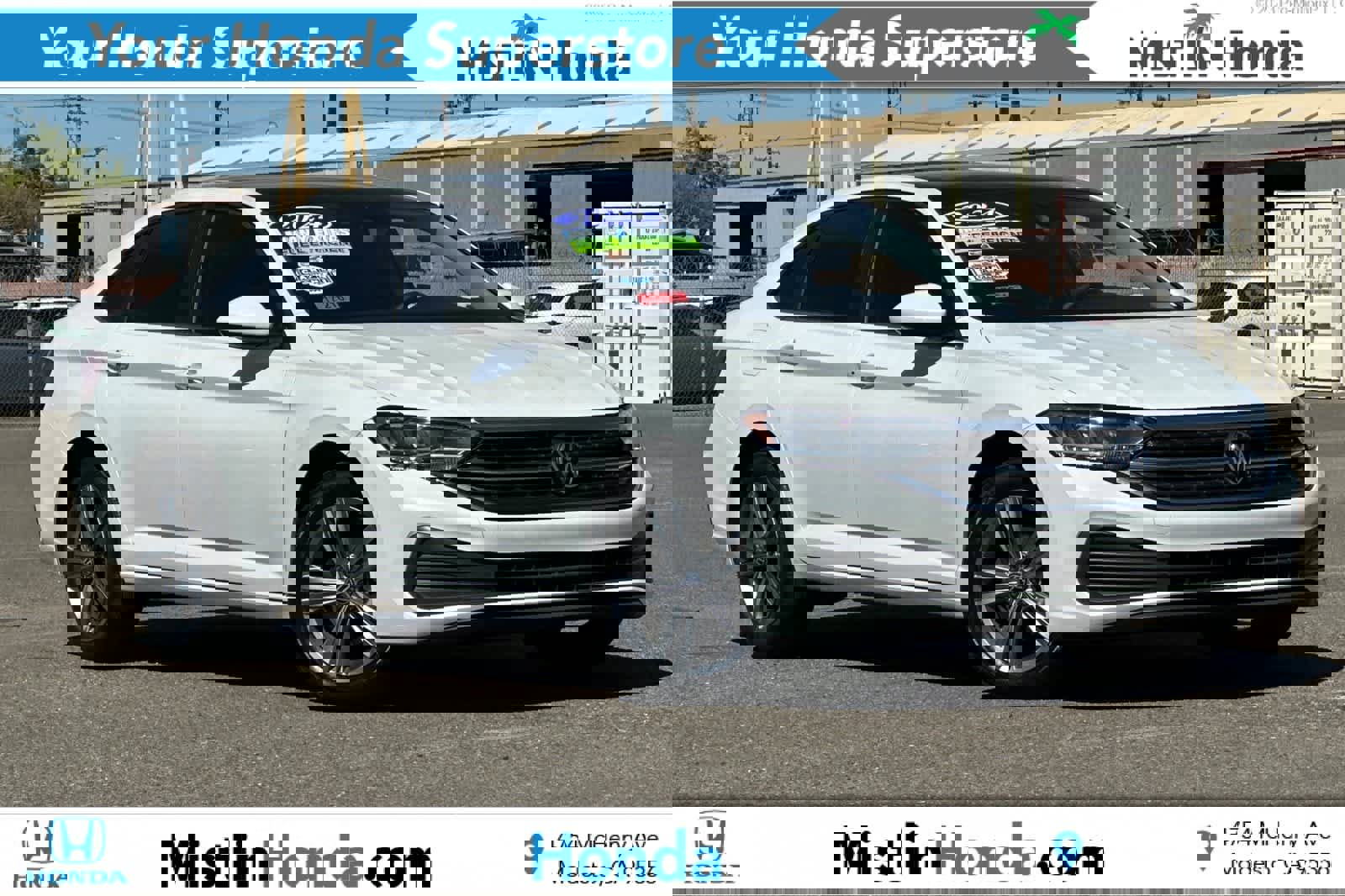 Used 2024 Volkswagen Jetta SE image 1