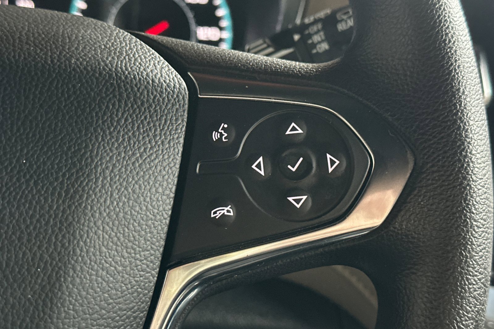 Certified 2022 Chevrolet Traverse LS image 32