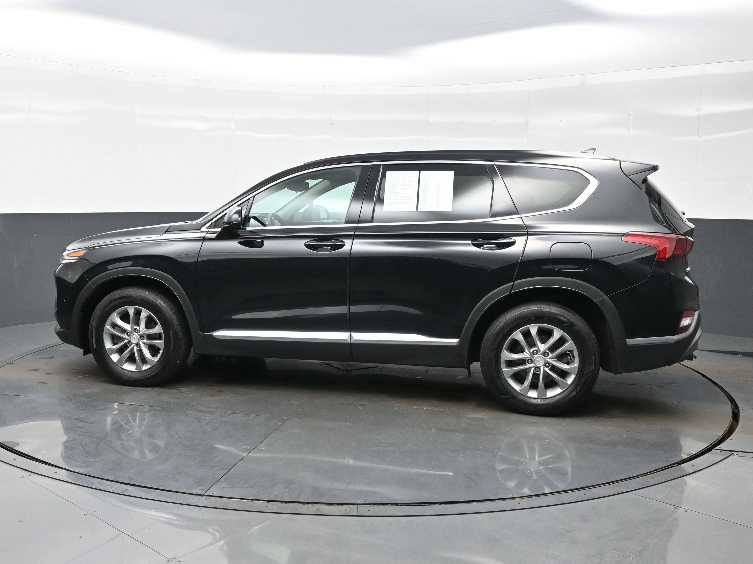 Used 2020 Hyundai Santa Fe SEL FWD image 3