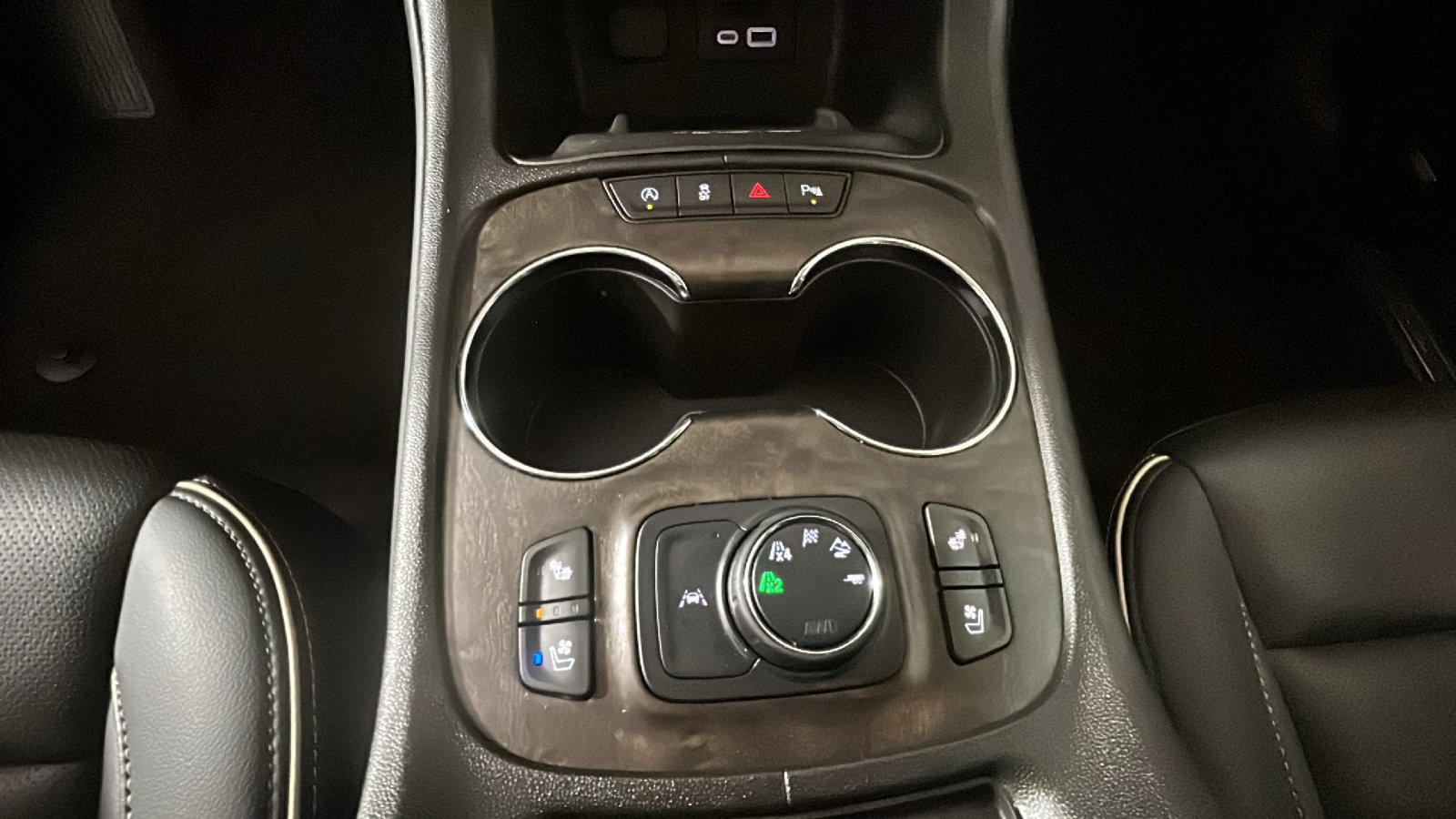 Used 2023 GMC Acadia Denali w/ Denali Technology Package AWD/4WD image 26