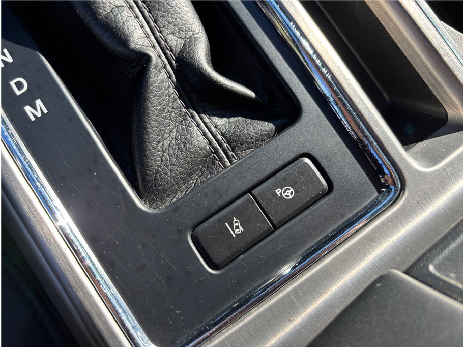 Used 2017 Ford F150 Platinum w/ Equipment Group 701A Luxury image 35