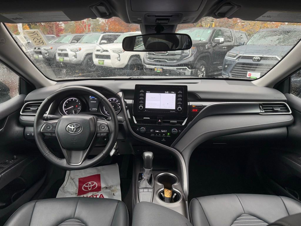 Used 2024 Toyota Camry SE image 18