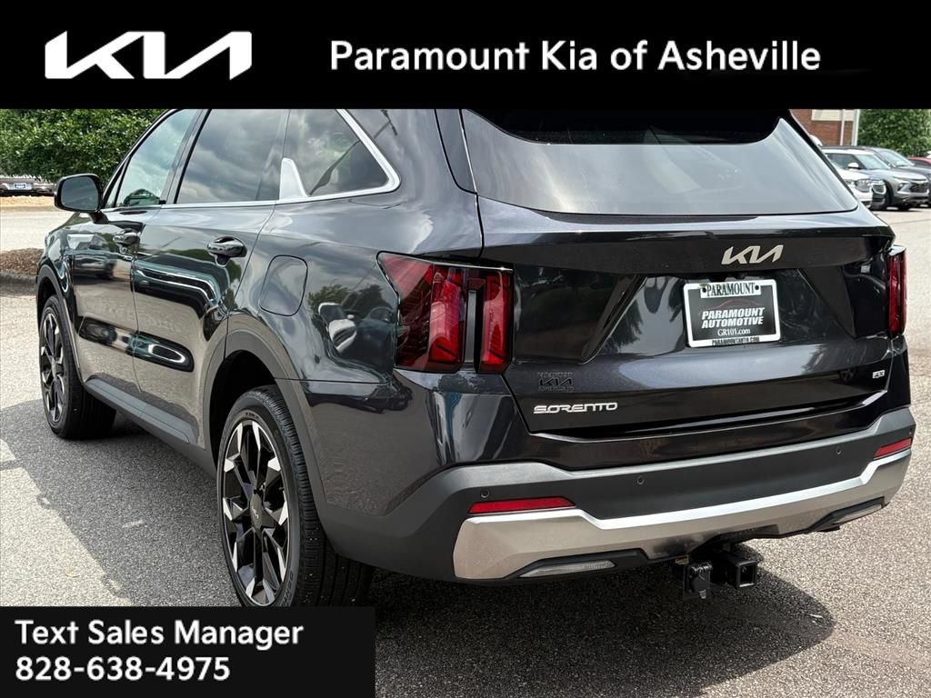 Used 2025 Kia Sorento EX w/ Panoramic Sunroof Package AWD/4WD image 4