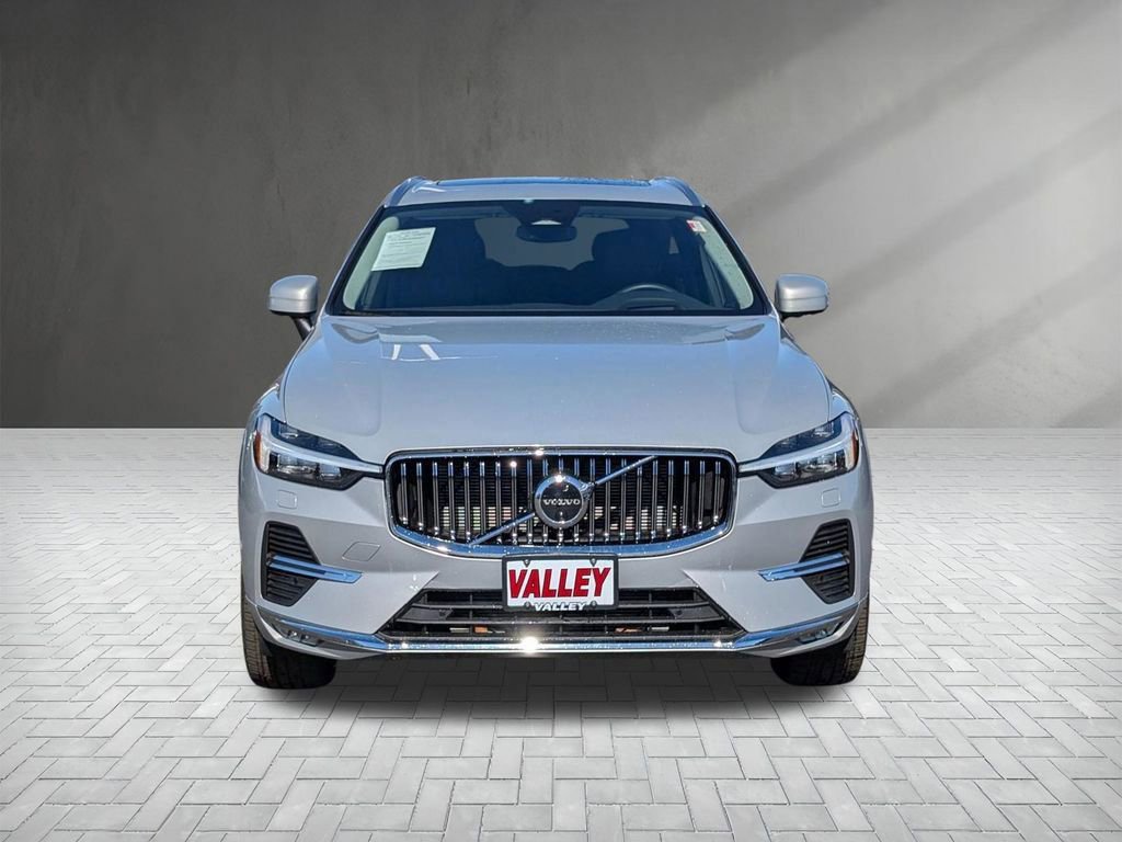 Used 2023 Volvo XC60 B6 Ultimate w/ Climate Package image 11