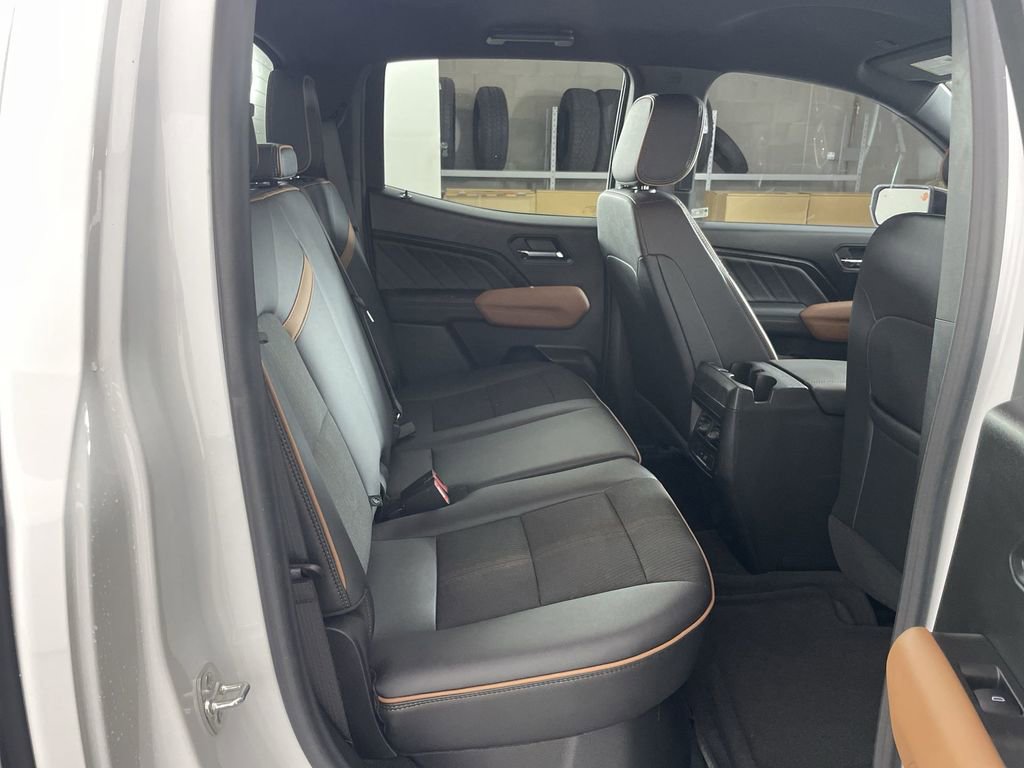 Used 2025 GMC Canyon AT4 image 27