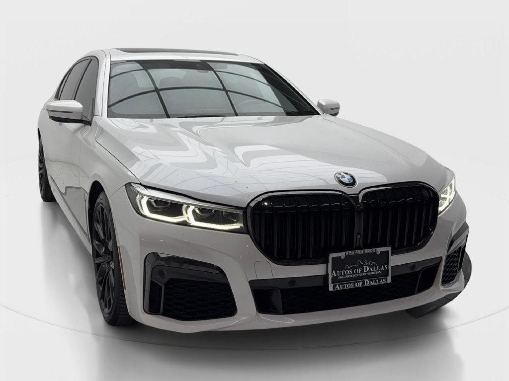 Used 2022 BMW 740i w/ Luxury Rear Seating Package RWD image 3
