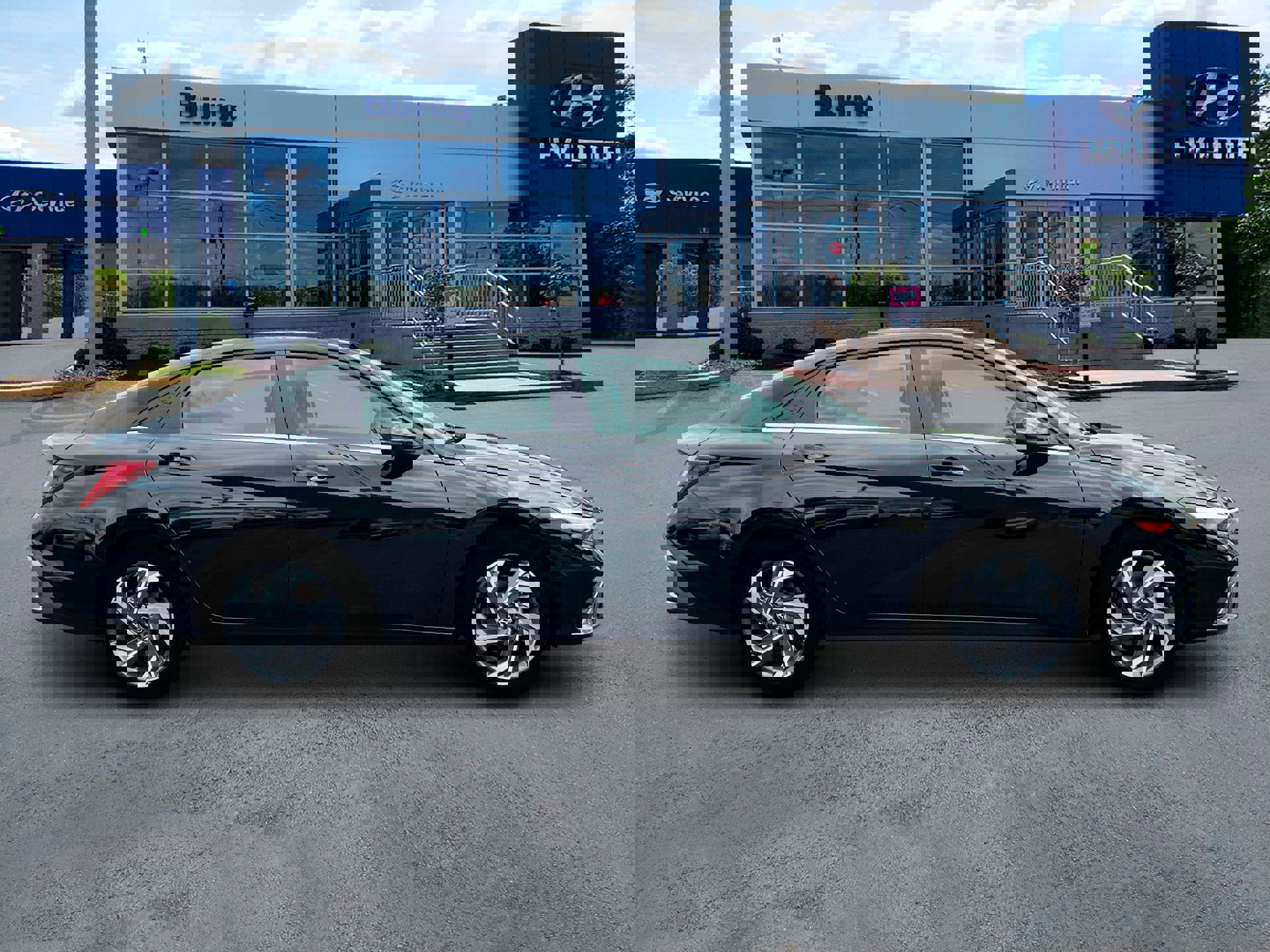 New 2025 Hyundai Elantra Limited image 9