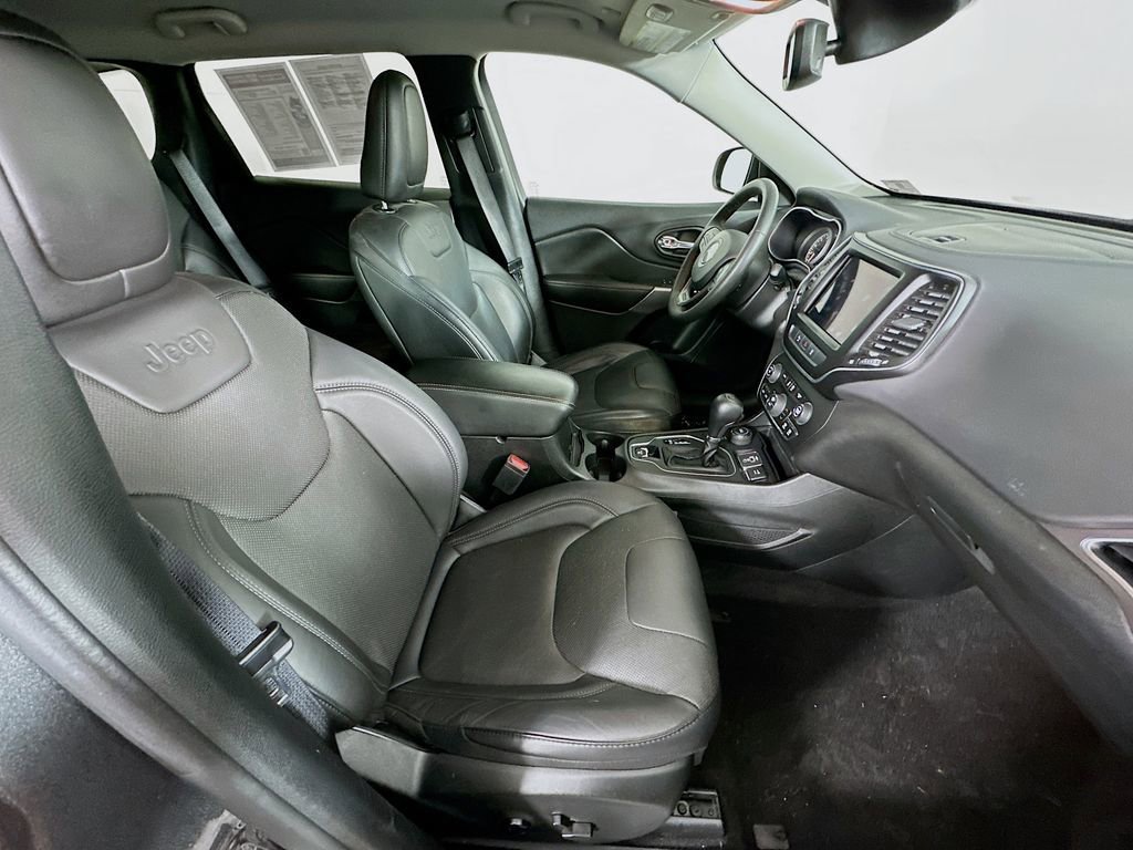 Certified 2021 Jeep Cherokee Latitude Lux w/ Comfort/Convenience Group image 39