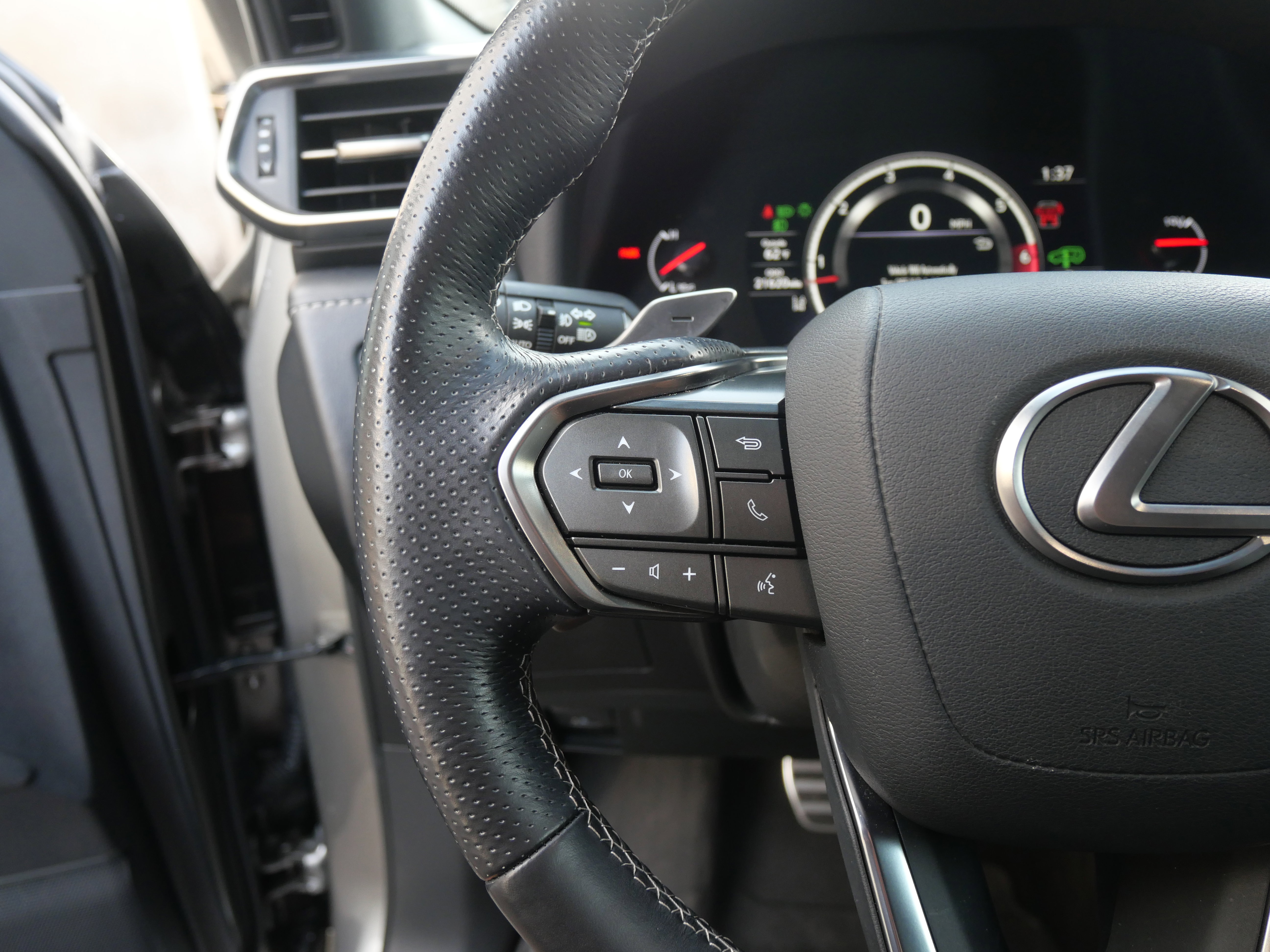 Used 2023 Lexus LX 600 F Sport image 25