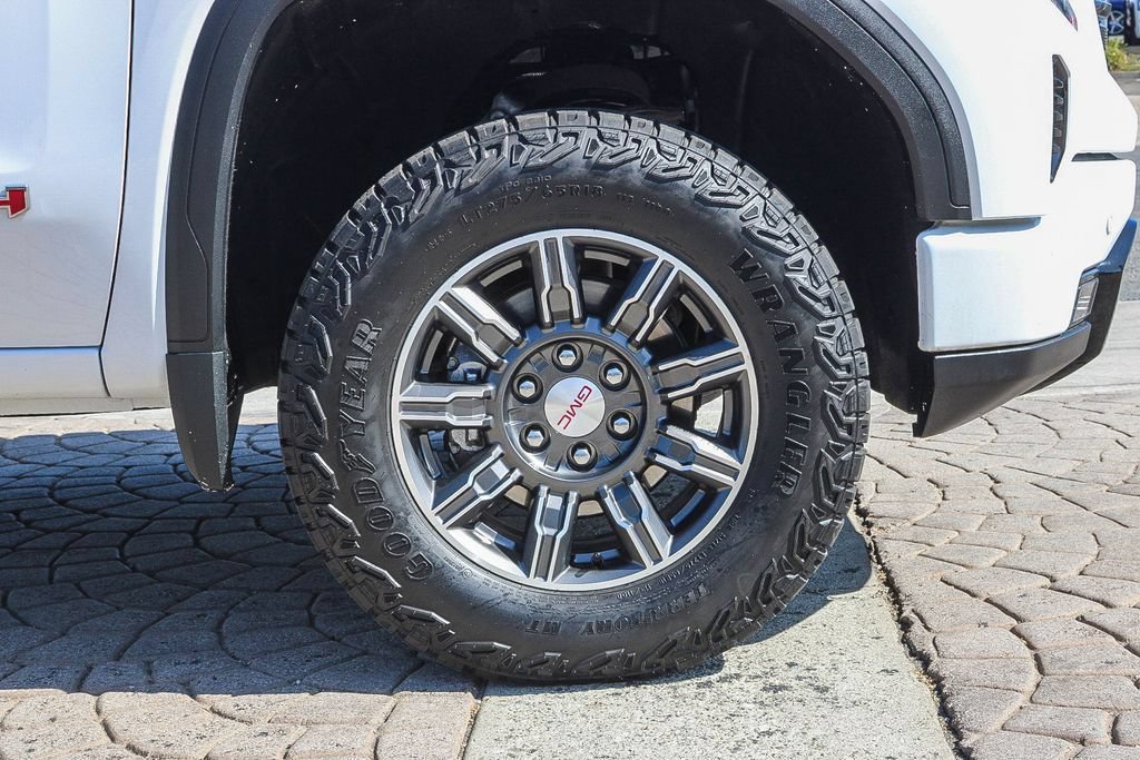 Used 2025 GMC Sierra 1500 AT4 AWD/4WD image 11