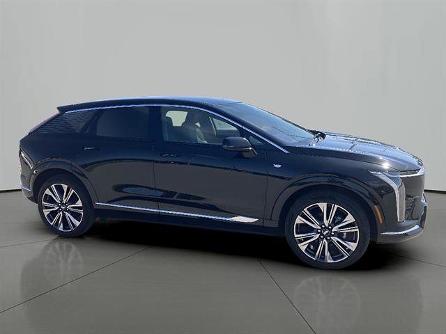 Certified 2025 Cadillac Optiq Luxury 2 AWD/4WD image 6