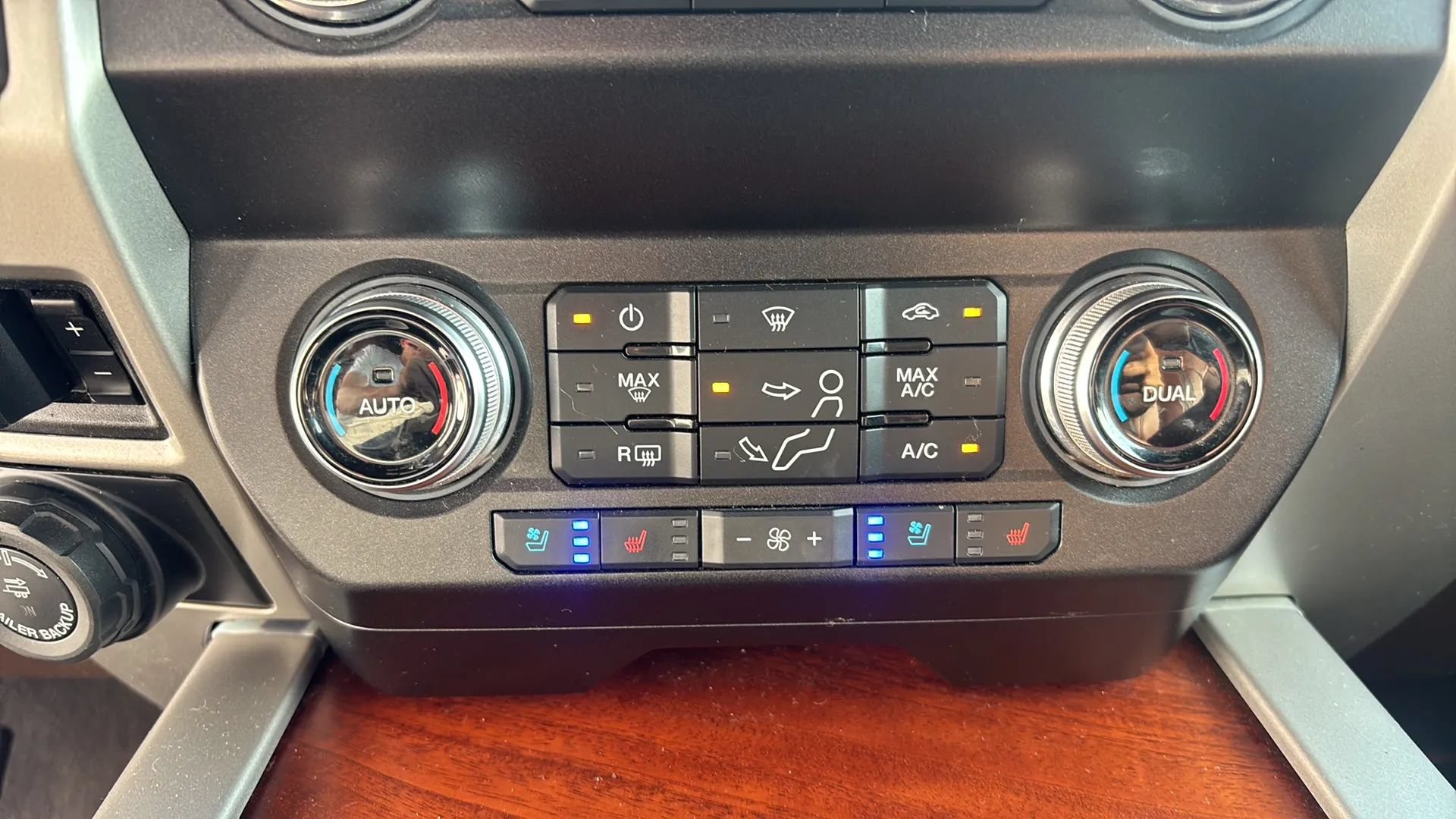 Used 2020 Ford F250 King Ranch w/ King Ranch Ultimate Package AWD/4WD image 31