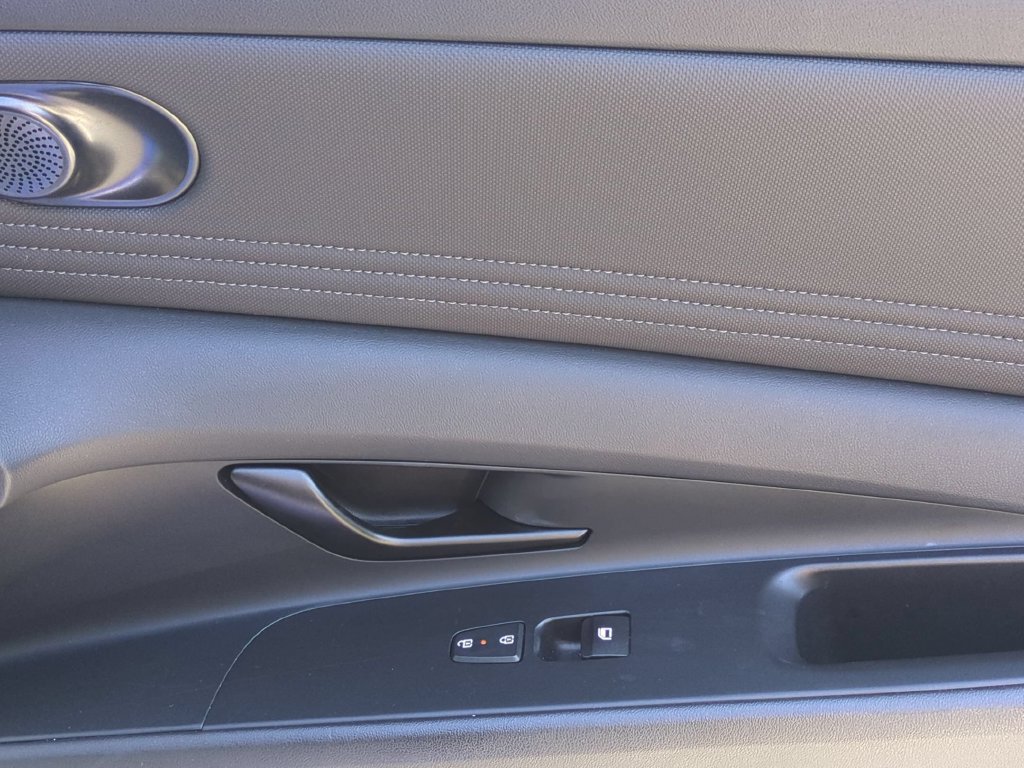 Used 2026 Hyundai Elantra Sport FWD image 33