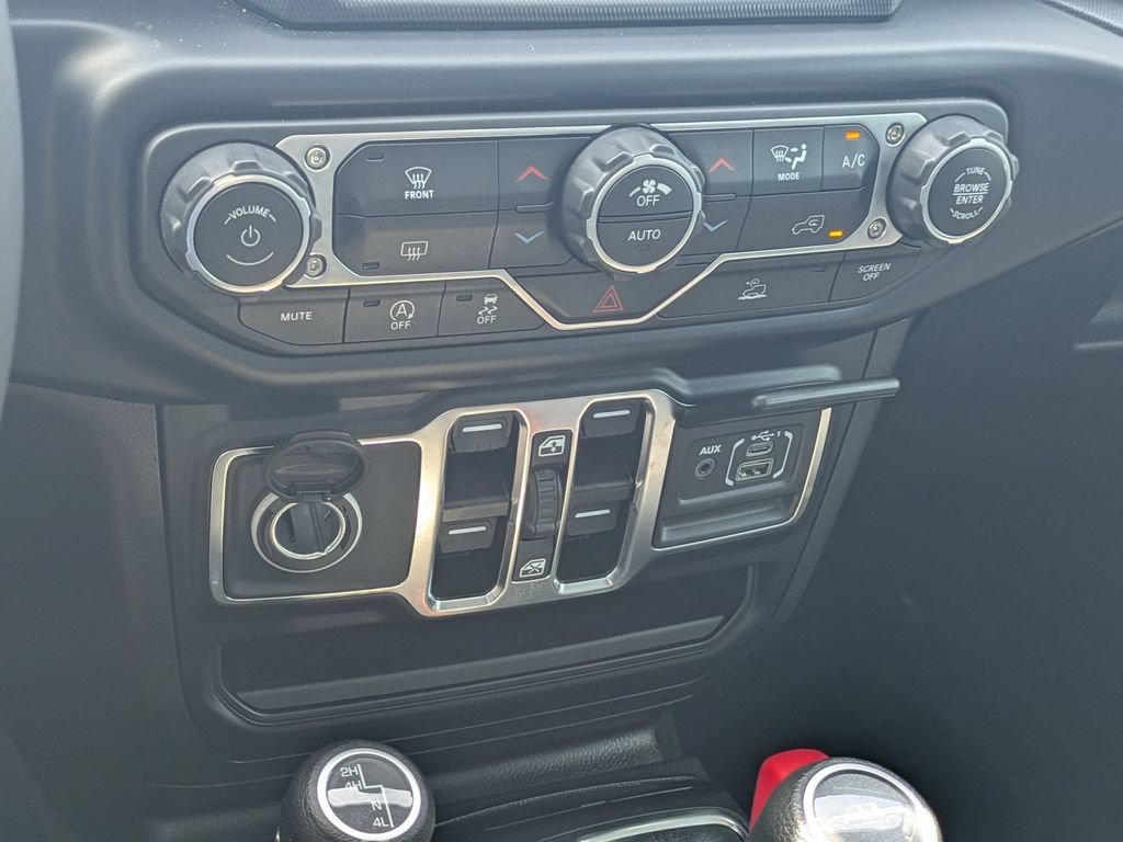 Used 2023 Jeep Gladiator Sport AWD/4WD image 19