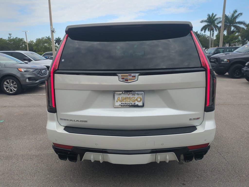 Used 2023 Cadillac Escalade V w/ Heavy-Duty Trailer Package AWD/4WD image 7
