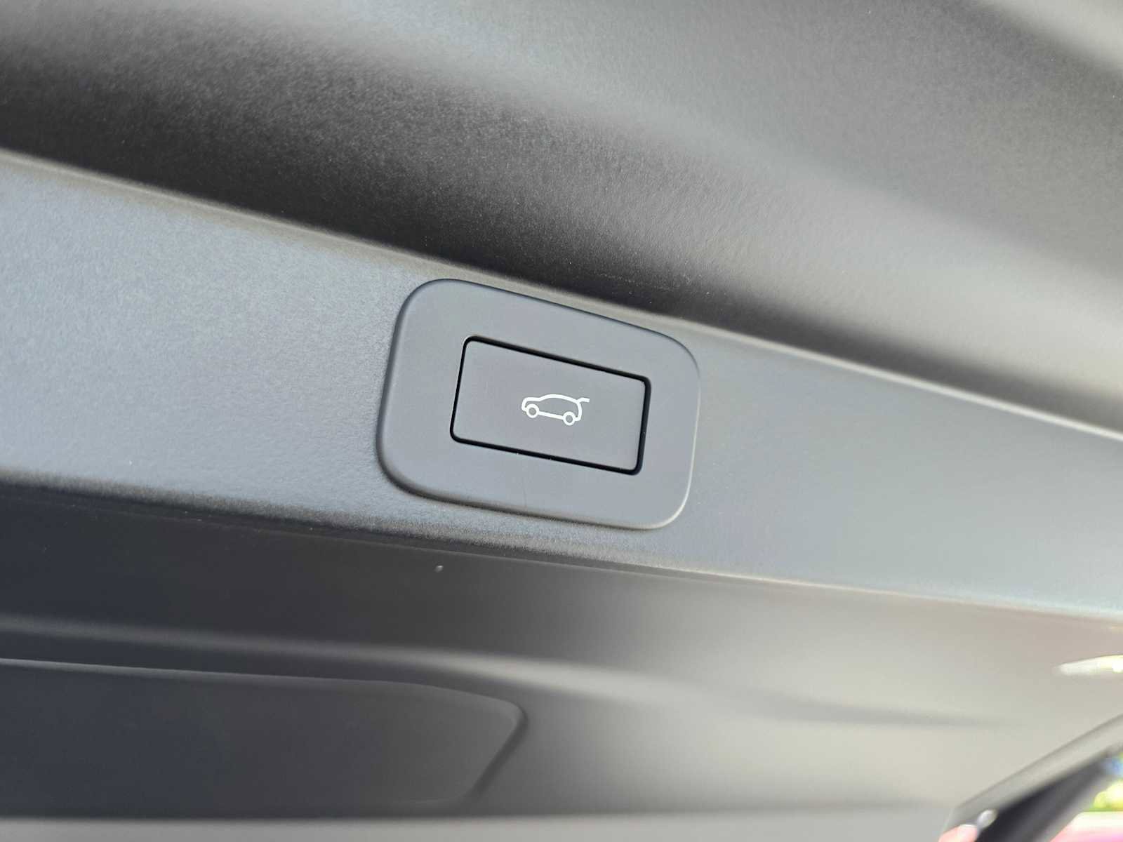 New 2025 Land Rover Range Rover SE image 18